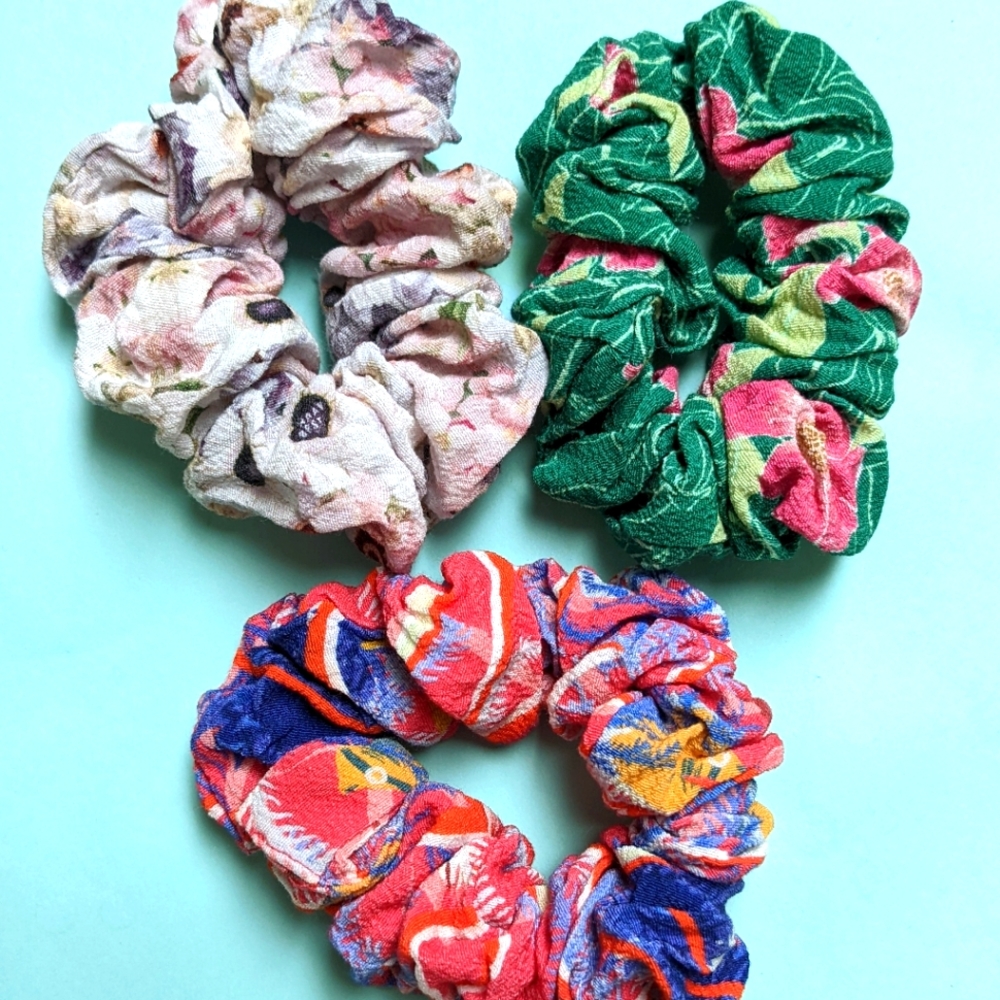 Aritzia Floral Scrunchie Bundle (Set of 3)